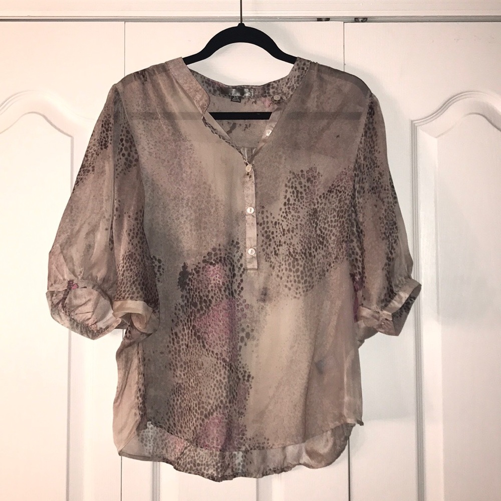 Love 21 - Winged Sheer Blouse